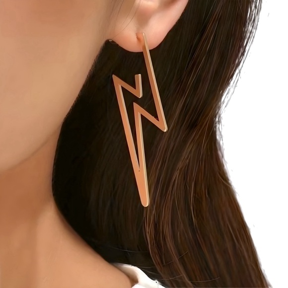 boutique Jewelry - Gold Lightning Bolt Fashion Earrings Brand New